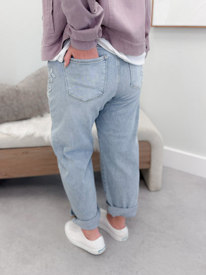 DeDe Barrel Leg Jeans by Risen