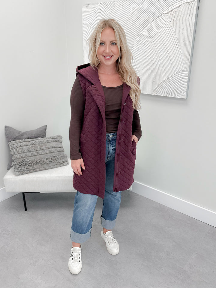 Jonnie Quilted Vest in Plum