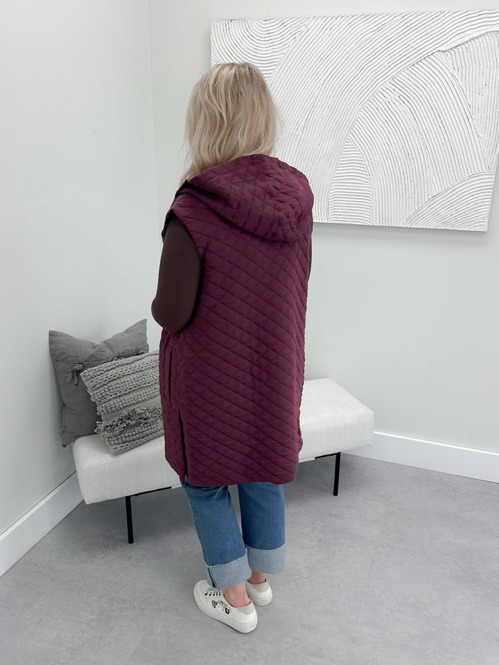 Jonnie Quilted Vest in Plum