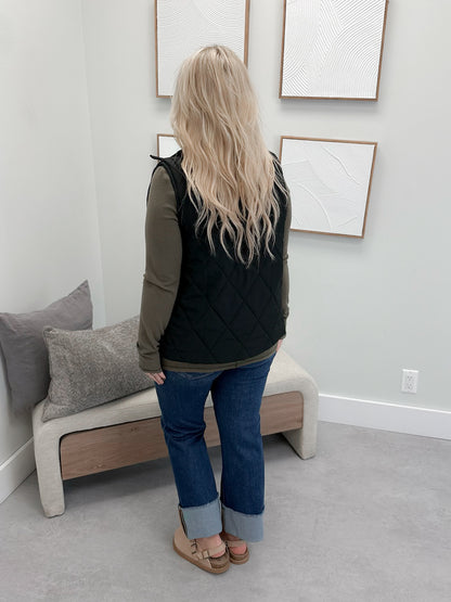 Remy Vest in Black