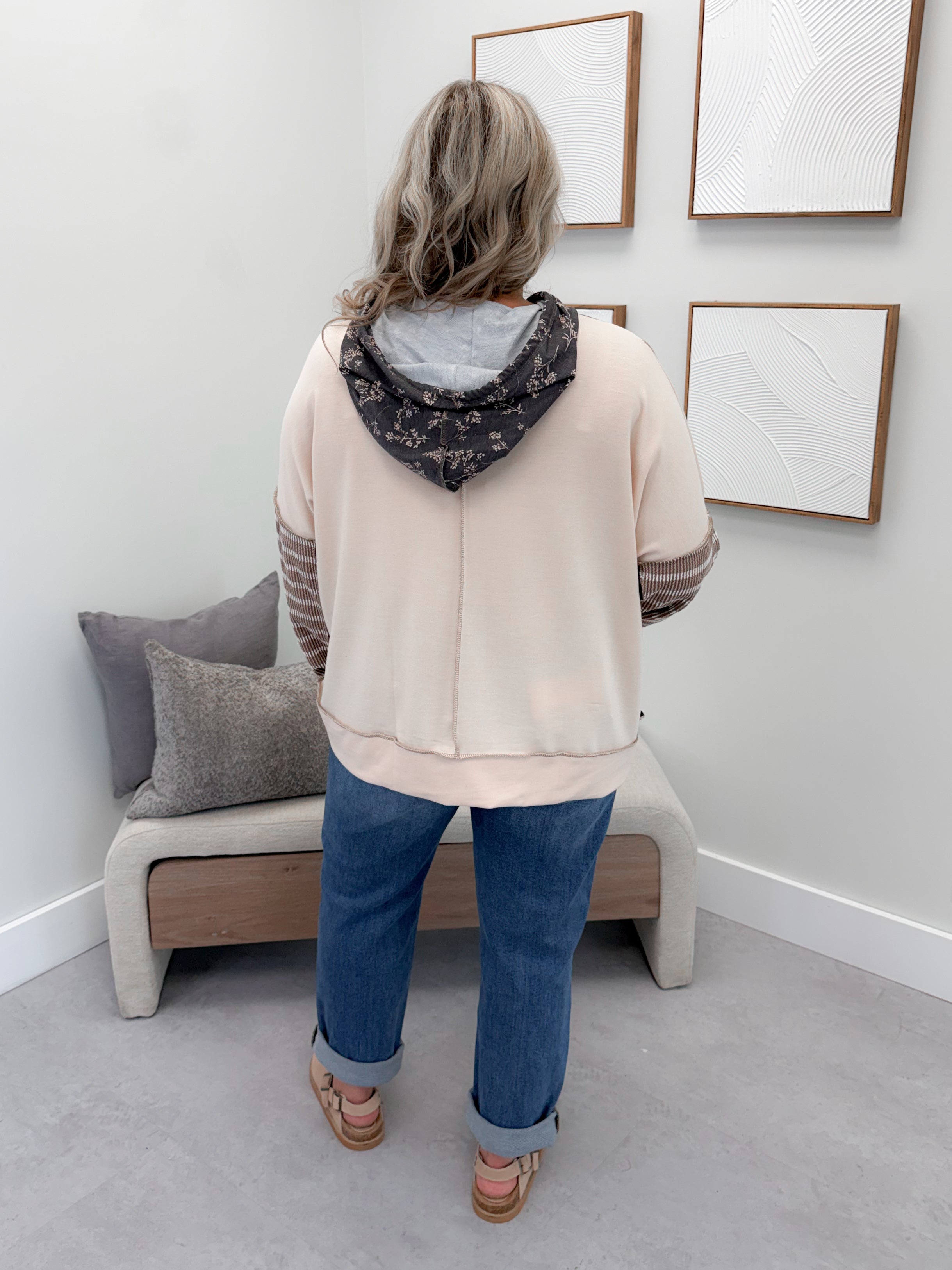 Vega Hoodie in Taupe
