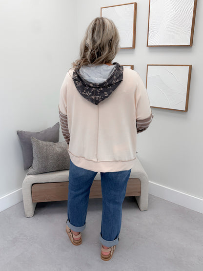 Vega Hoodie in Taupe