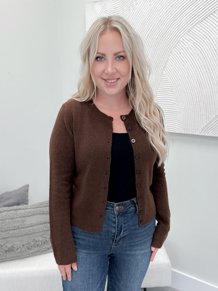 Malu Cardi in Brown