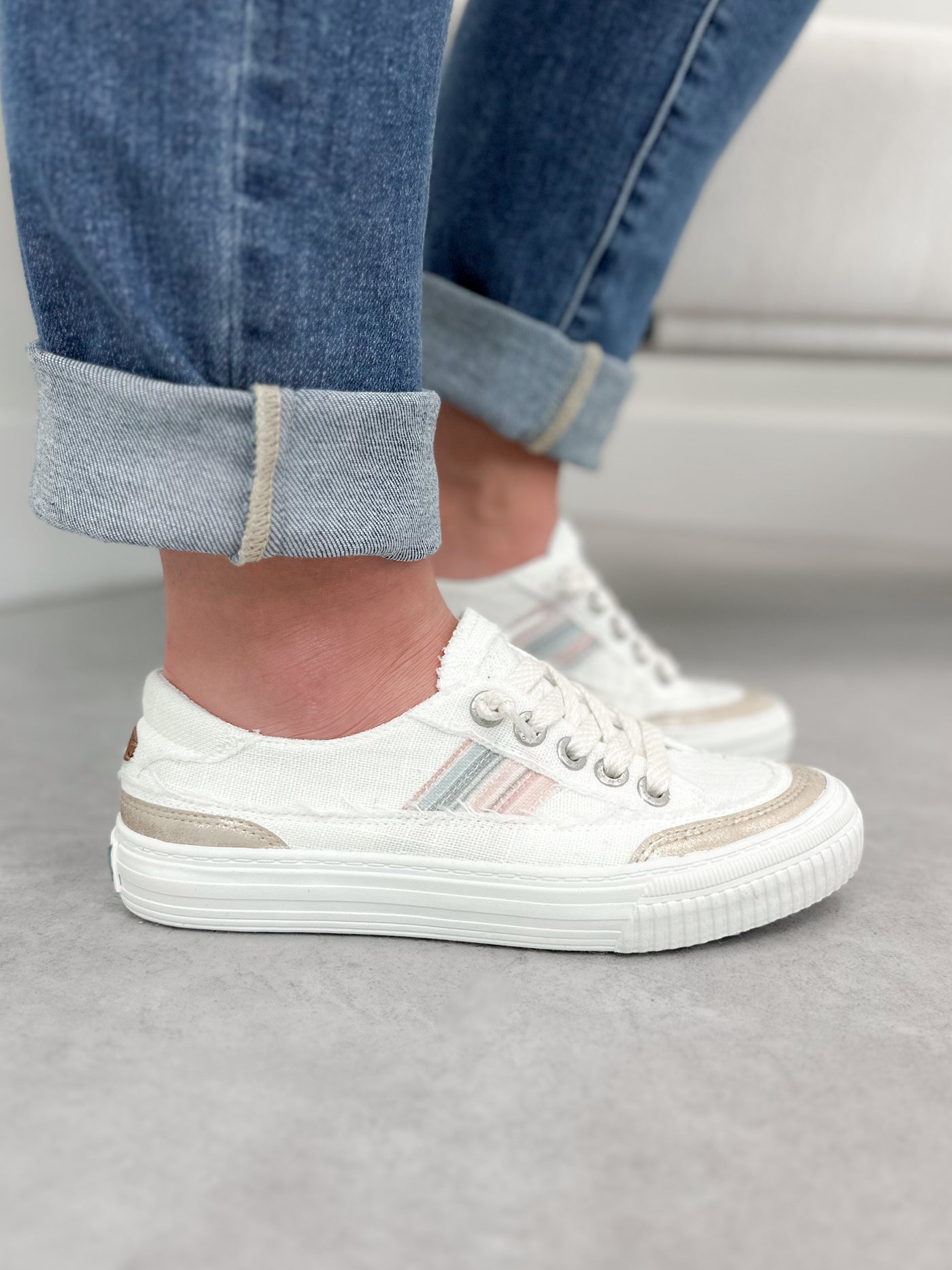 Alex Sneaker in Linen White