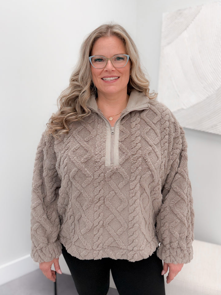 Teddy Pullover in Desert Taupe