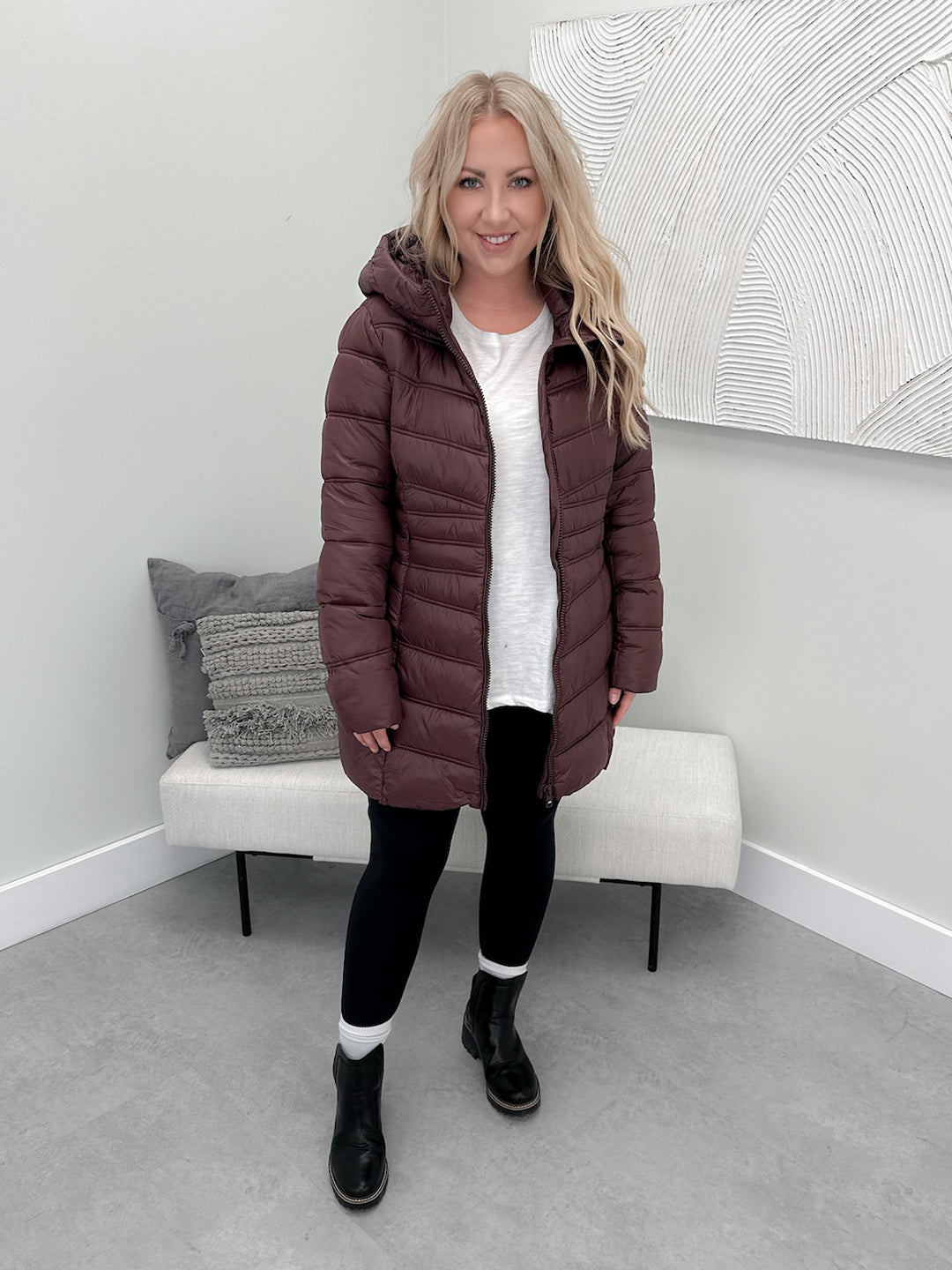 Icefield Midweight Puffer Coat in Merlot