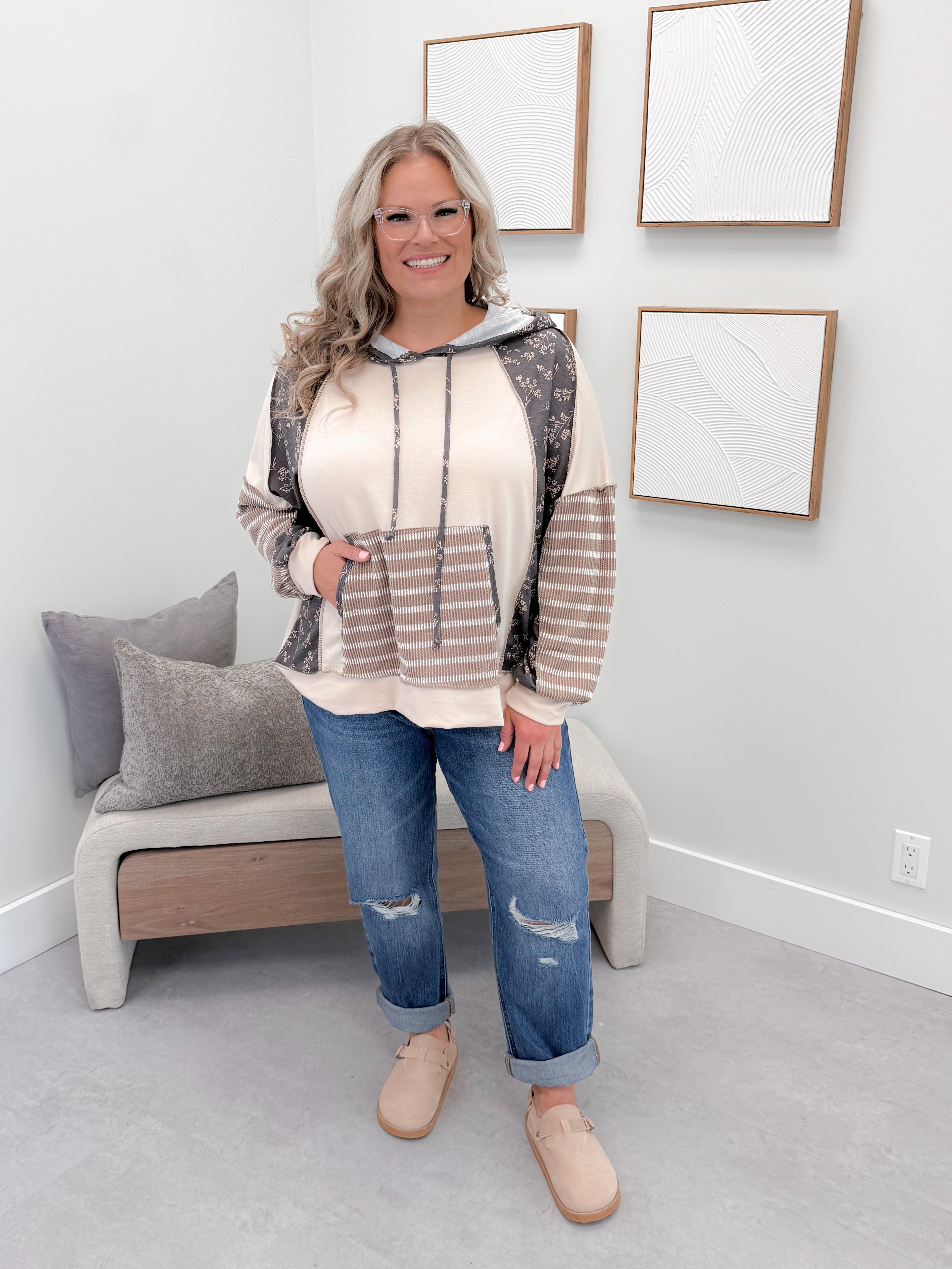 Vega Hoodie in Taupe