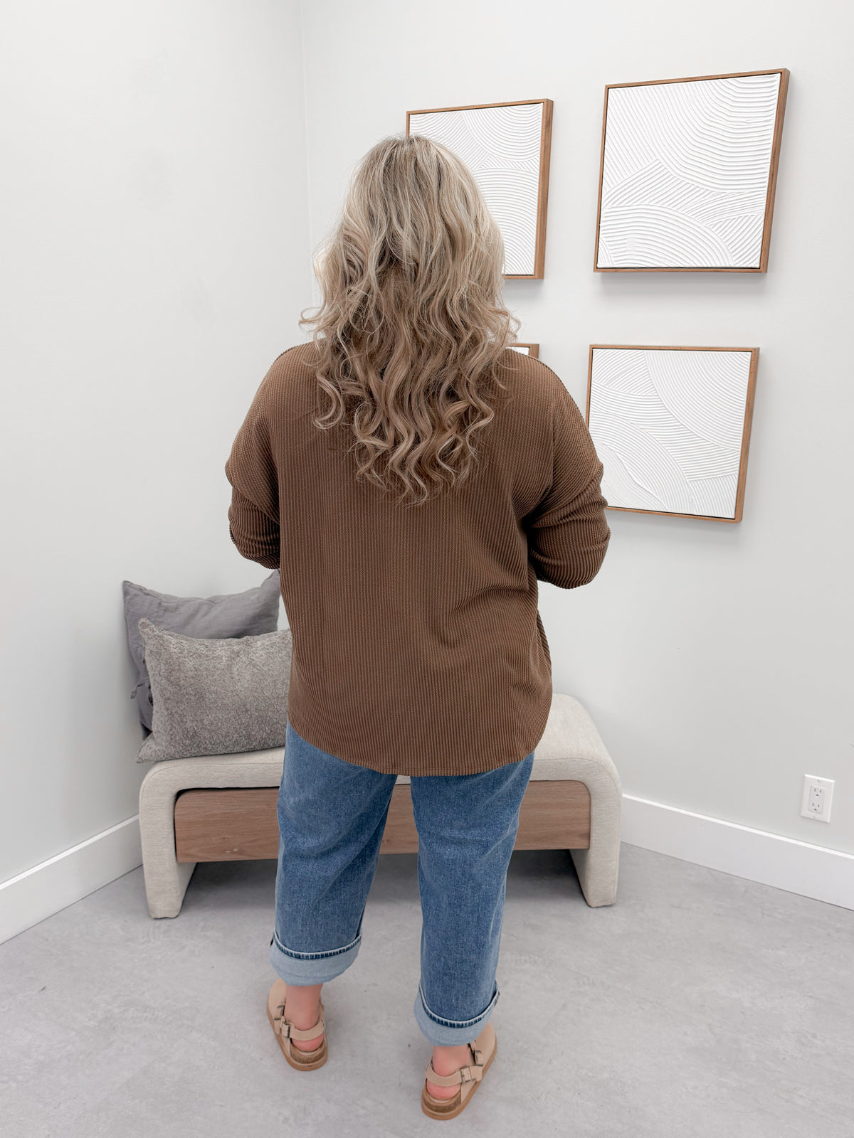 Day Wavy Long Sleeve in Mocha (Curvy Only)