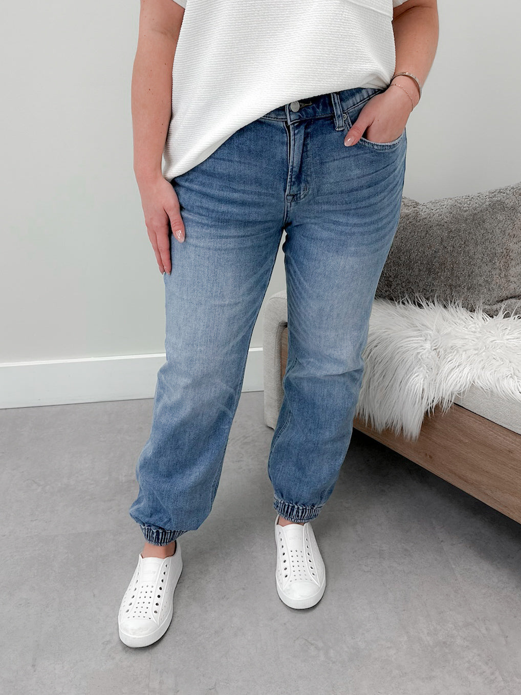 Idol Jogger Jeans in Light Wash