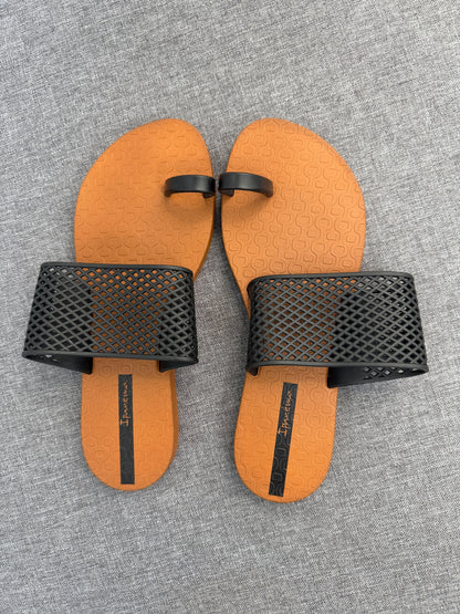 #244- Ipanema Flip Flop Size 38/7