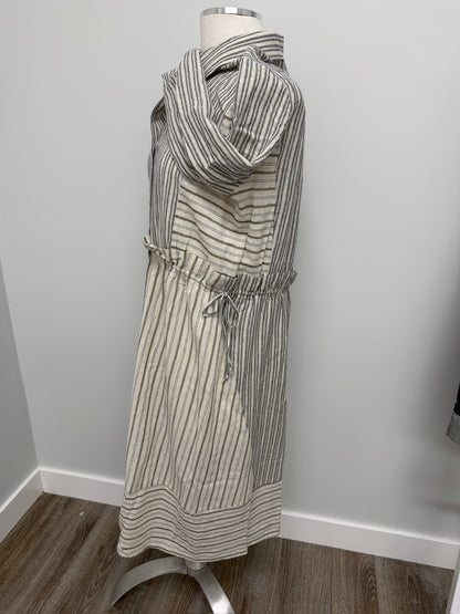 #246- Mystree Dress Size M