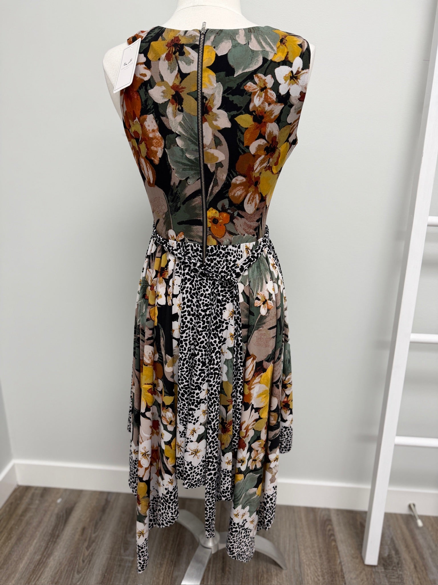 #264- Roz&Ali Spots/Floral Dress SIze 4