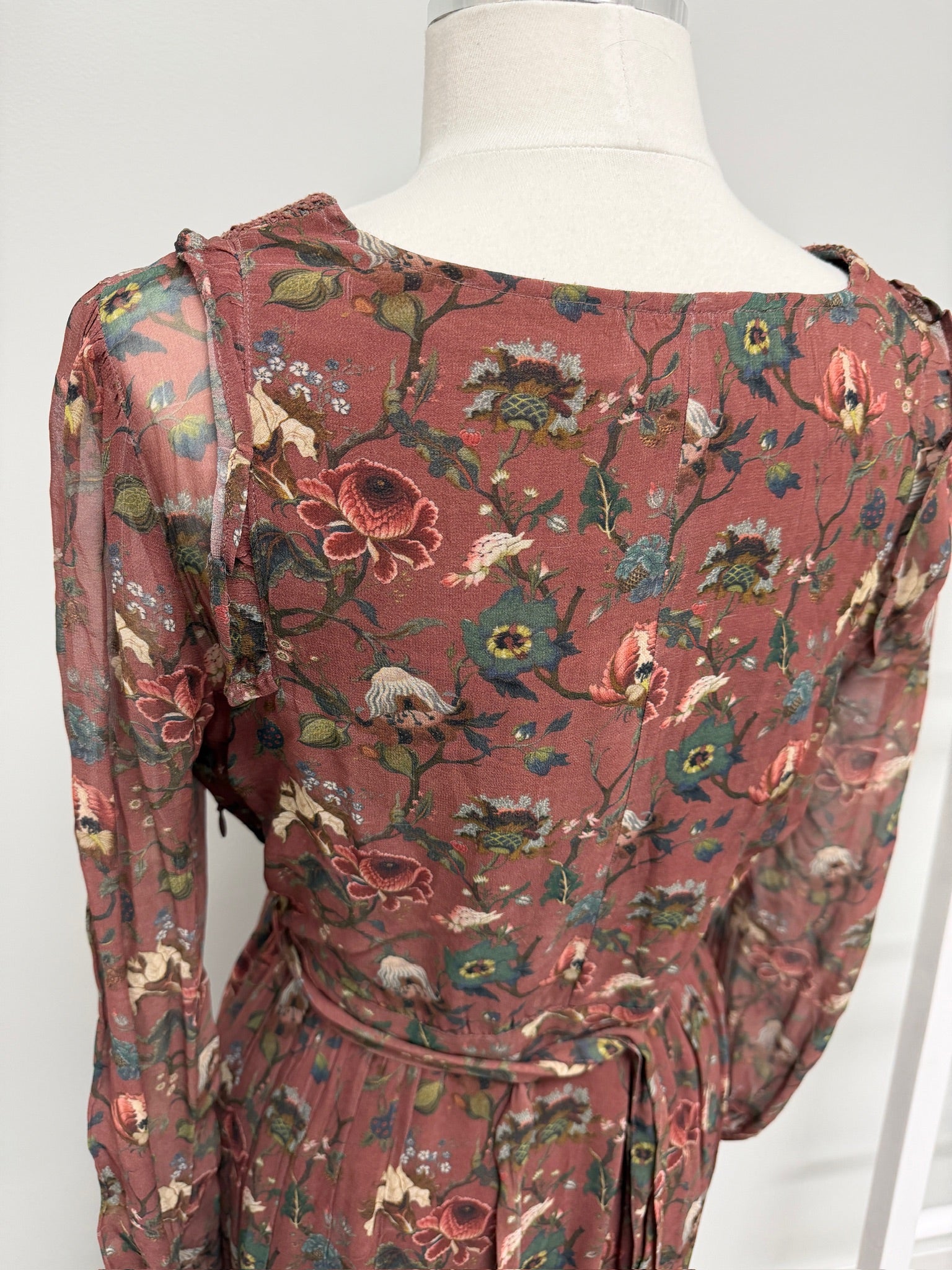#267- Indi +Cold Dress Size M