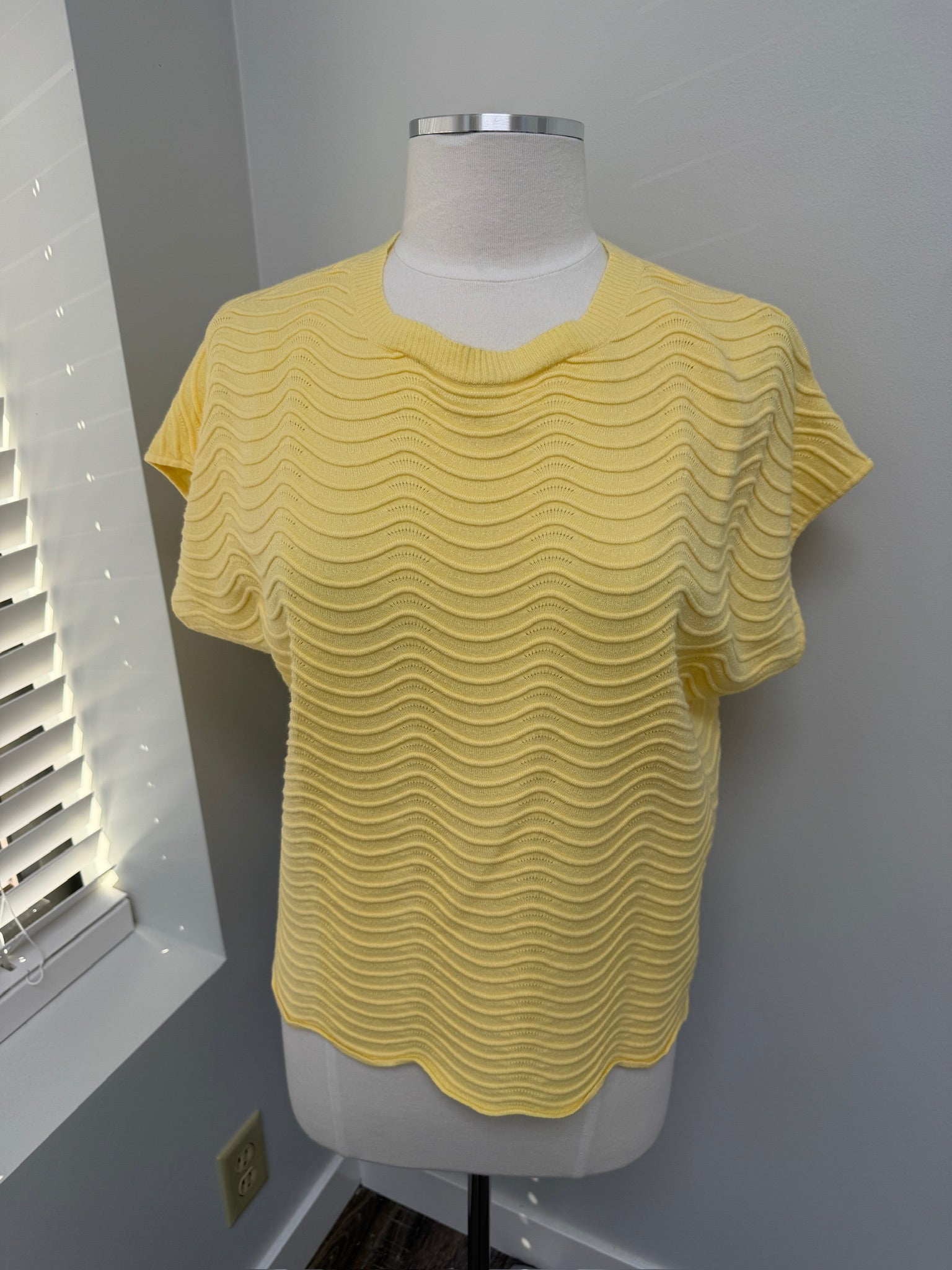 #183- yellow Sweater Size L