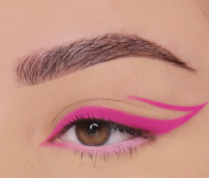 Eye Catching Dip Liner in Hot Pink