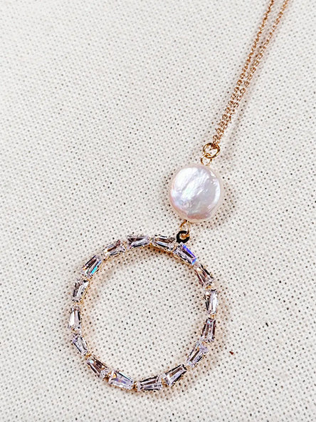 Clara Circle Necklace in Gold