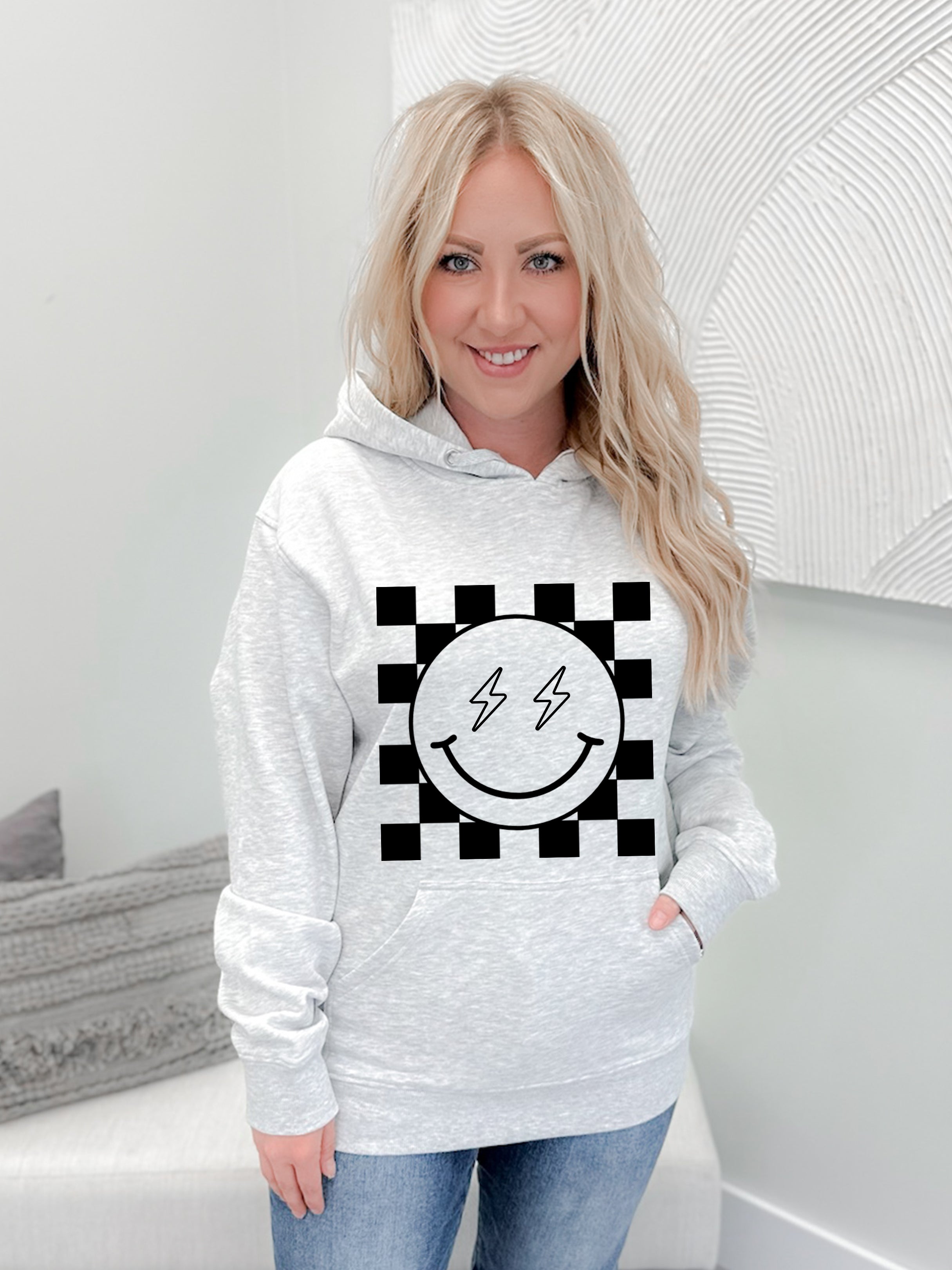 Stormi Smile Graphix Pullover/Hoodie