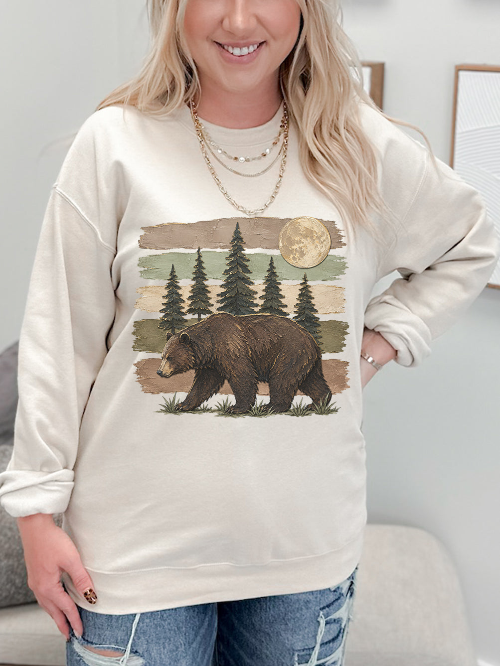 Roaming Bear Graphix Pullover
