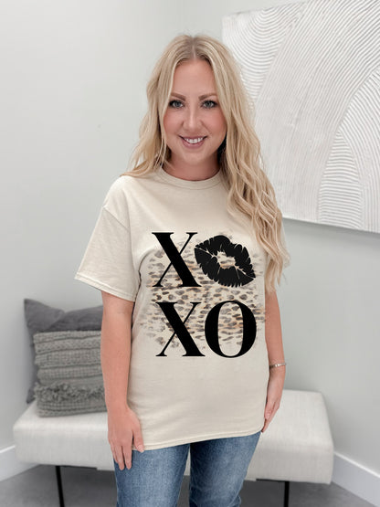 Kiss & Tell Graphix Tee